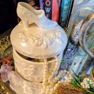 Elegant Vintage White Pearl Ceramic Jewelry Trinket Box